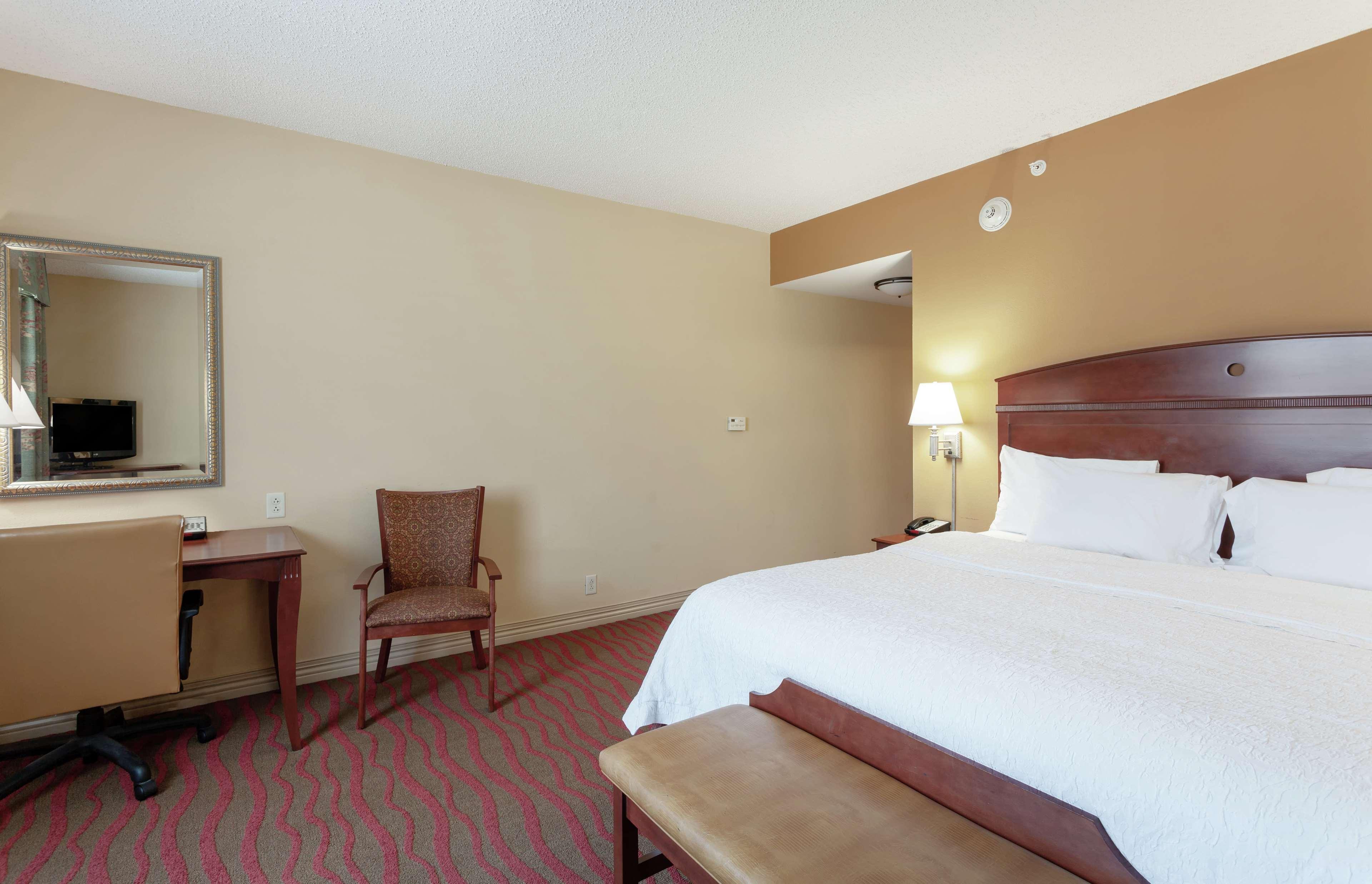 Hampton Inn & Suites Порт-Ричи Экстерьер фото