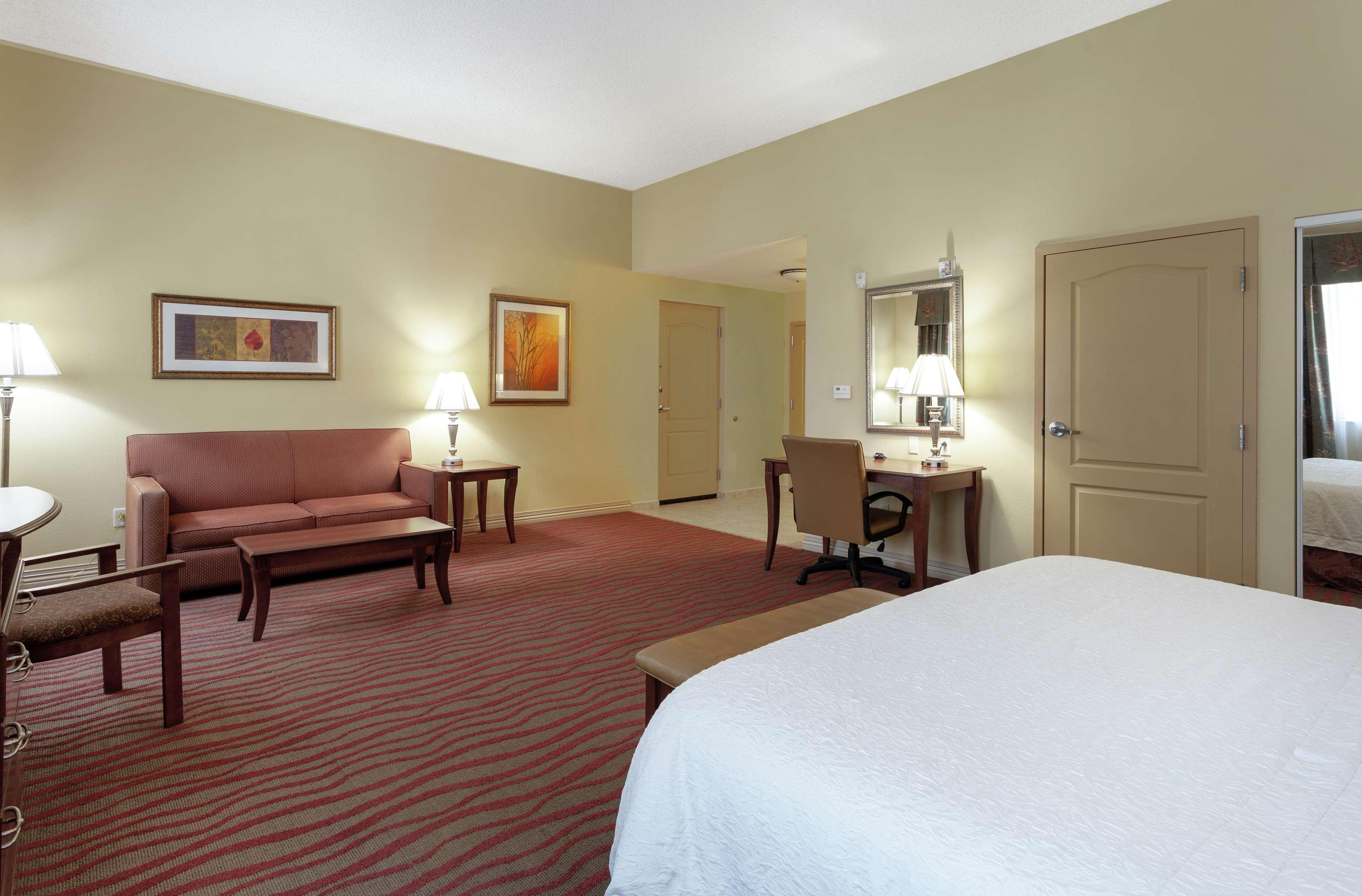 Hampton Inn & Suites Порт-Ричи Экстерьер фото