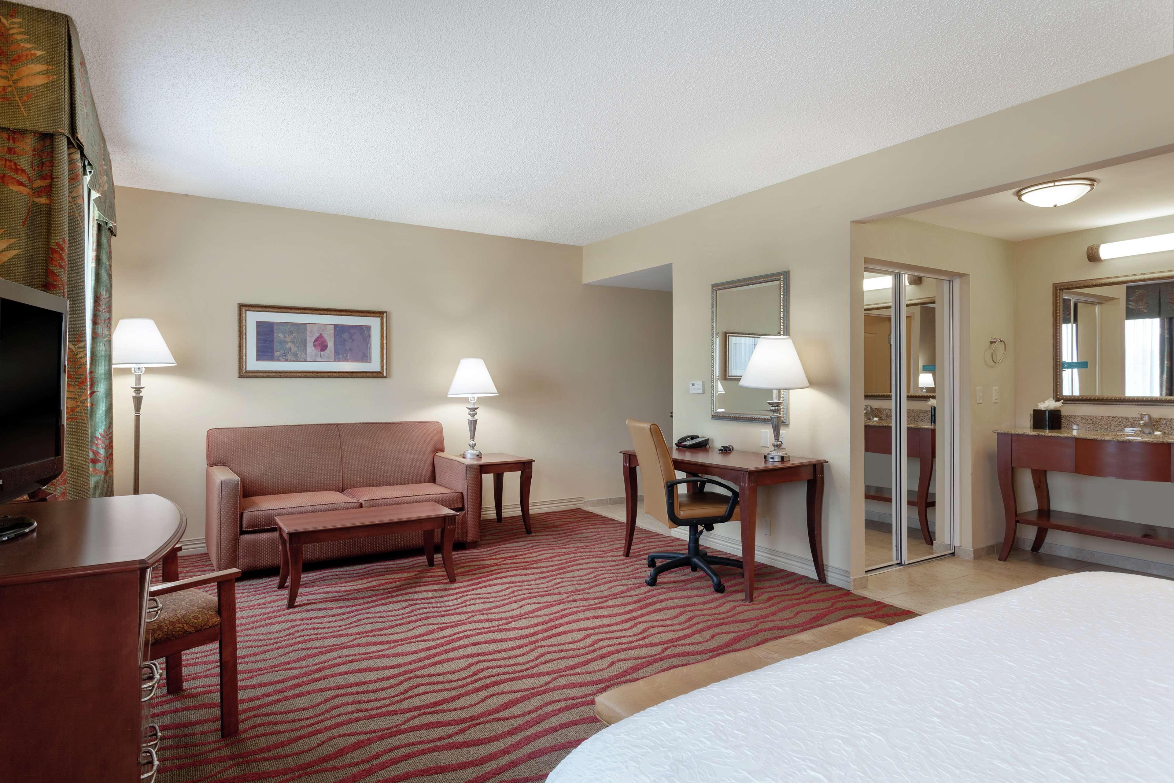 Hampton Inn & Suites Порт-Ричи Экстерьер фото