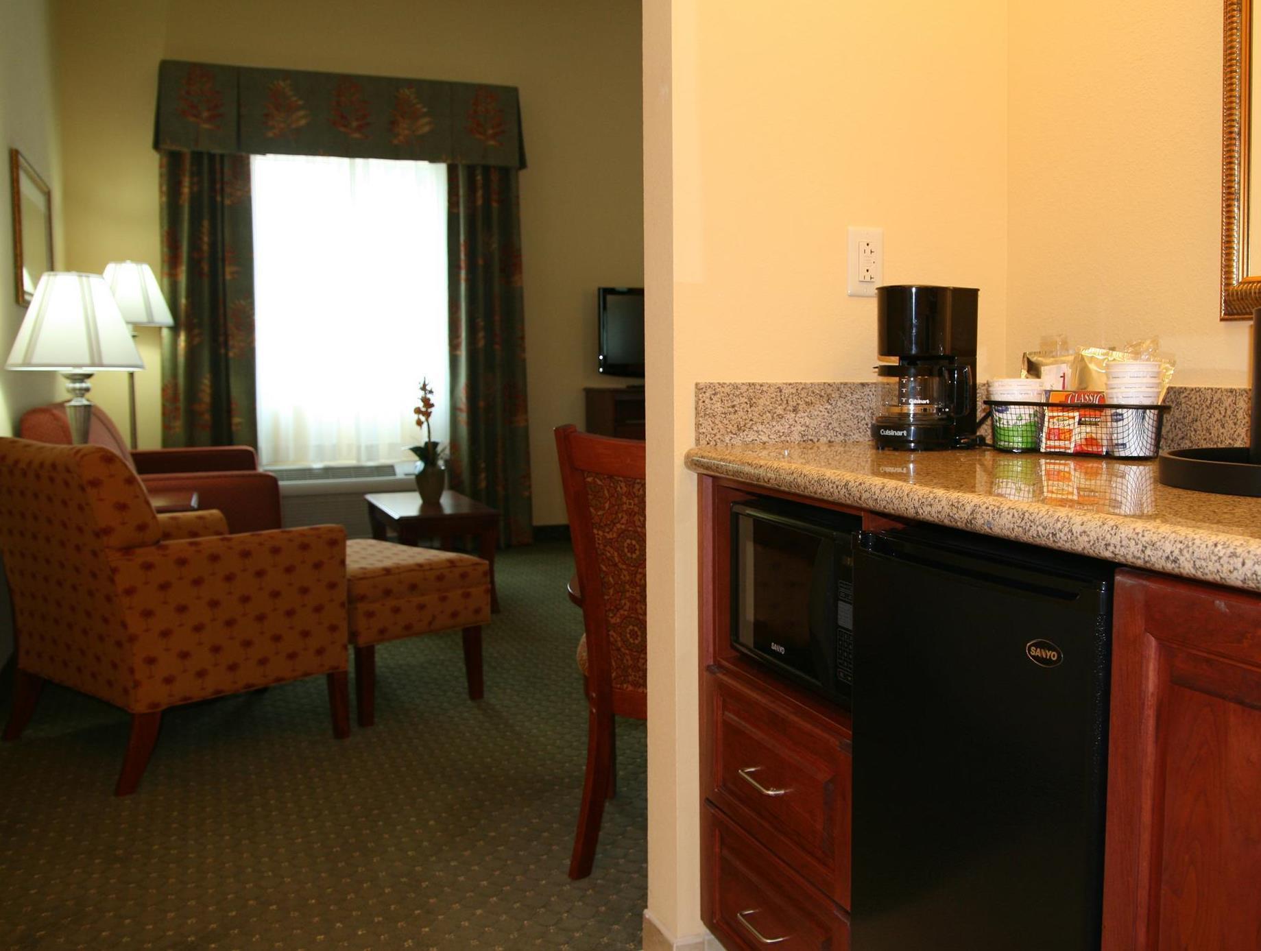Hampton Inn & Suites Порт-Ричи Экстерьер фото