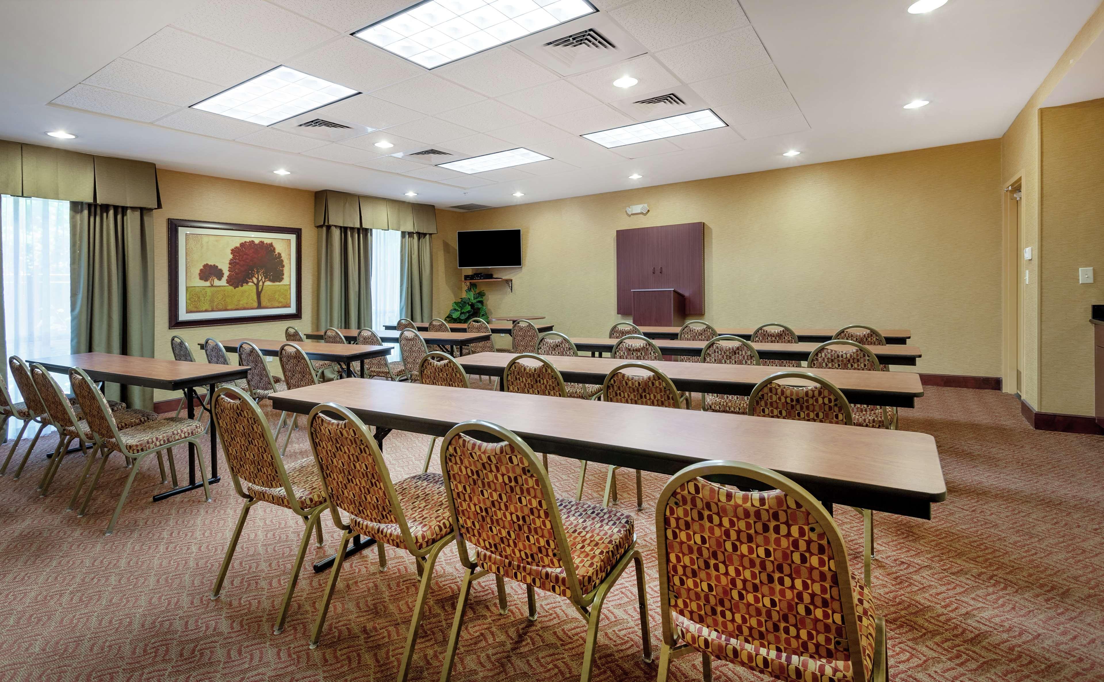 Hampton Inn & Suites Порт-Ричи Экстерьер фото