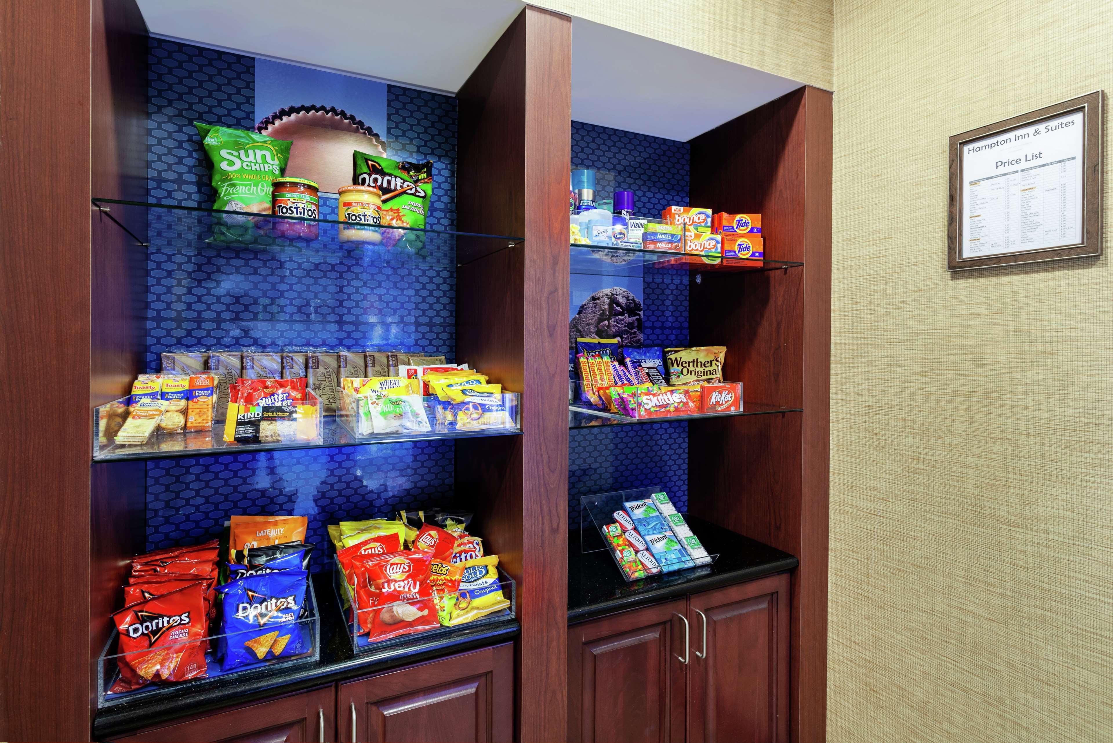 Hampton Inn & Suites Порт-Ричи Экстерьер фото