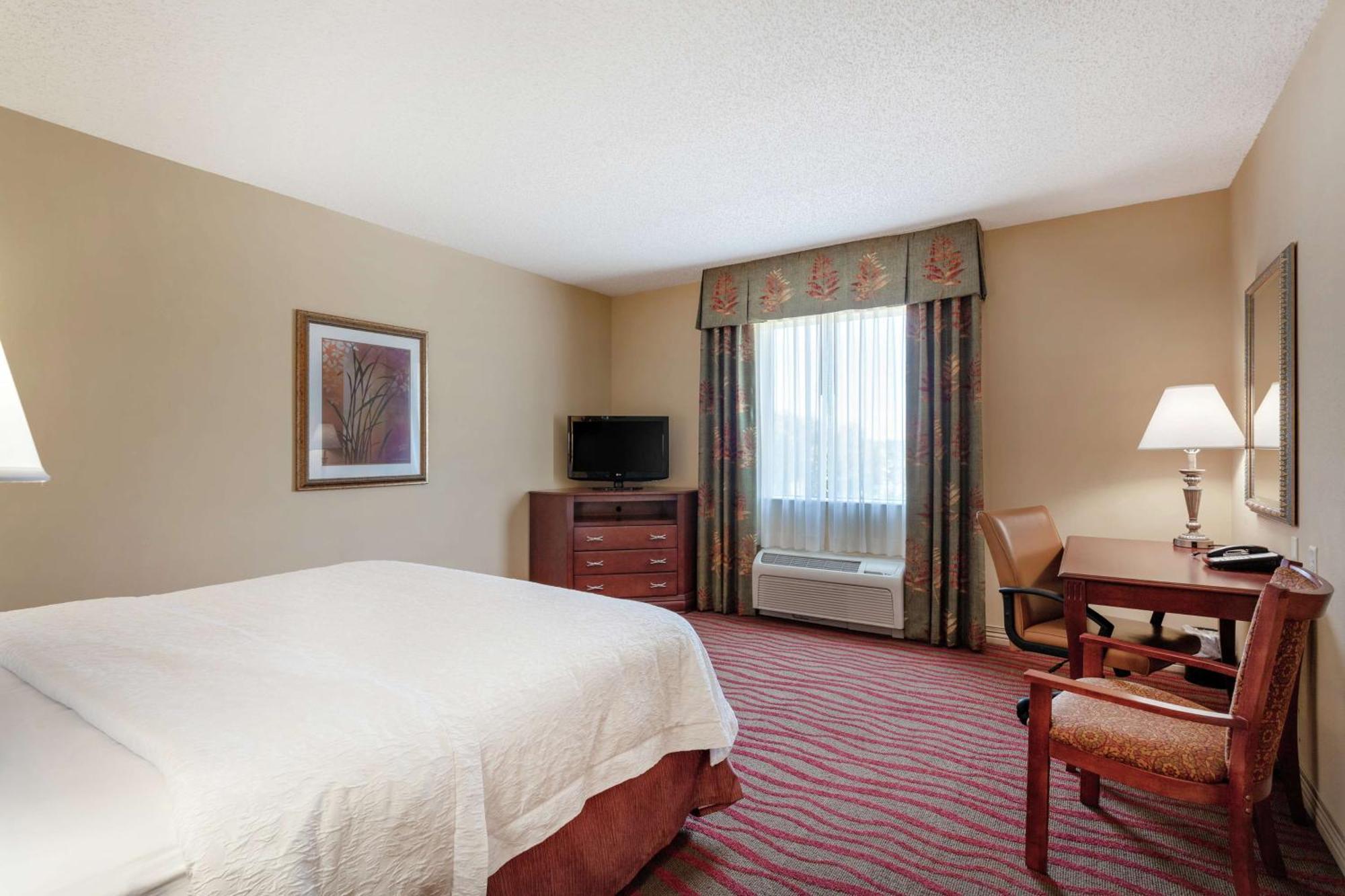 Hampton Inn & Suites Порт-Ричи Экстерьер фото