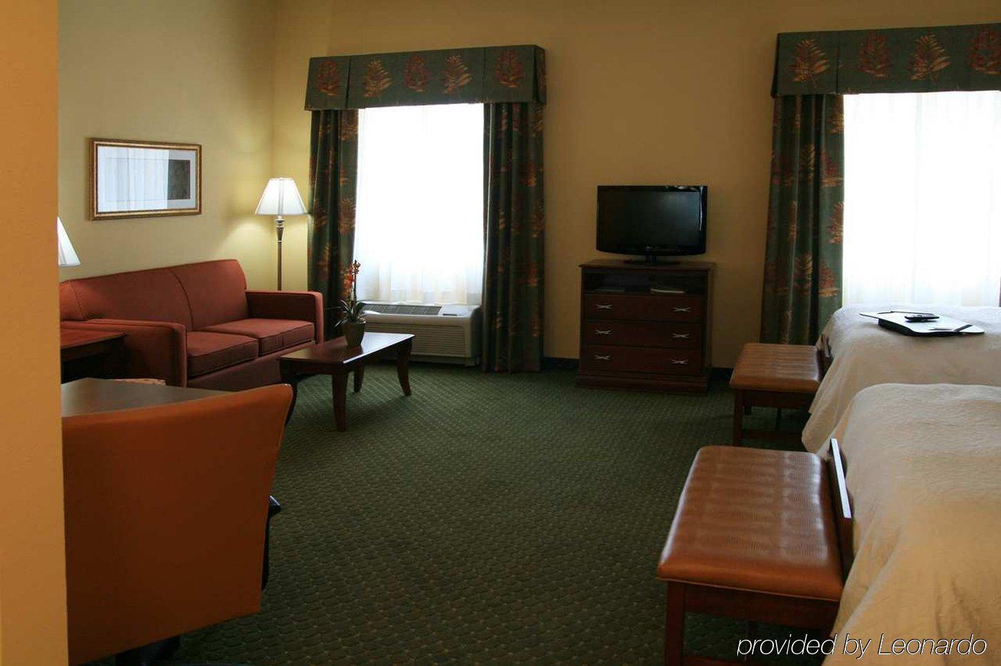Hampton Inn & Suites Порт-Ричи Номер фото