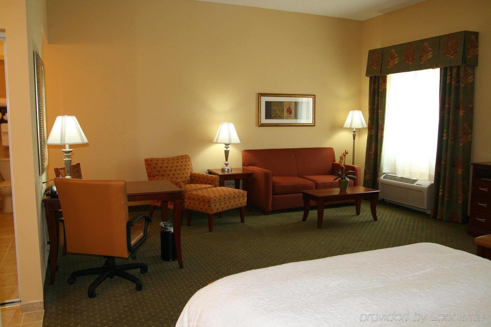 Hampton Inn & Suites Порт-Ричи Номер фото