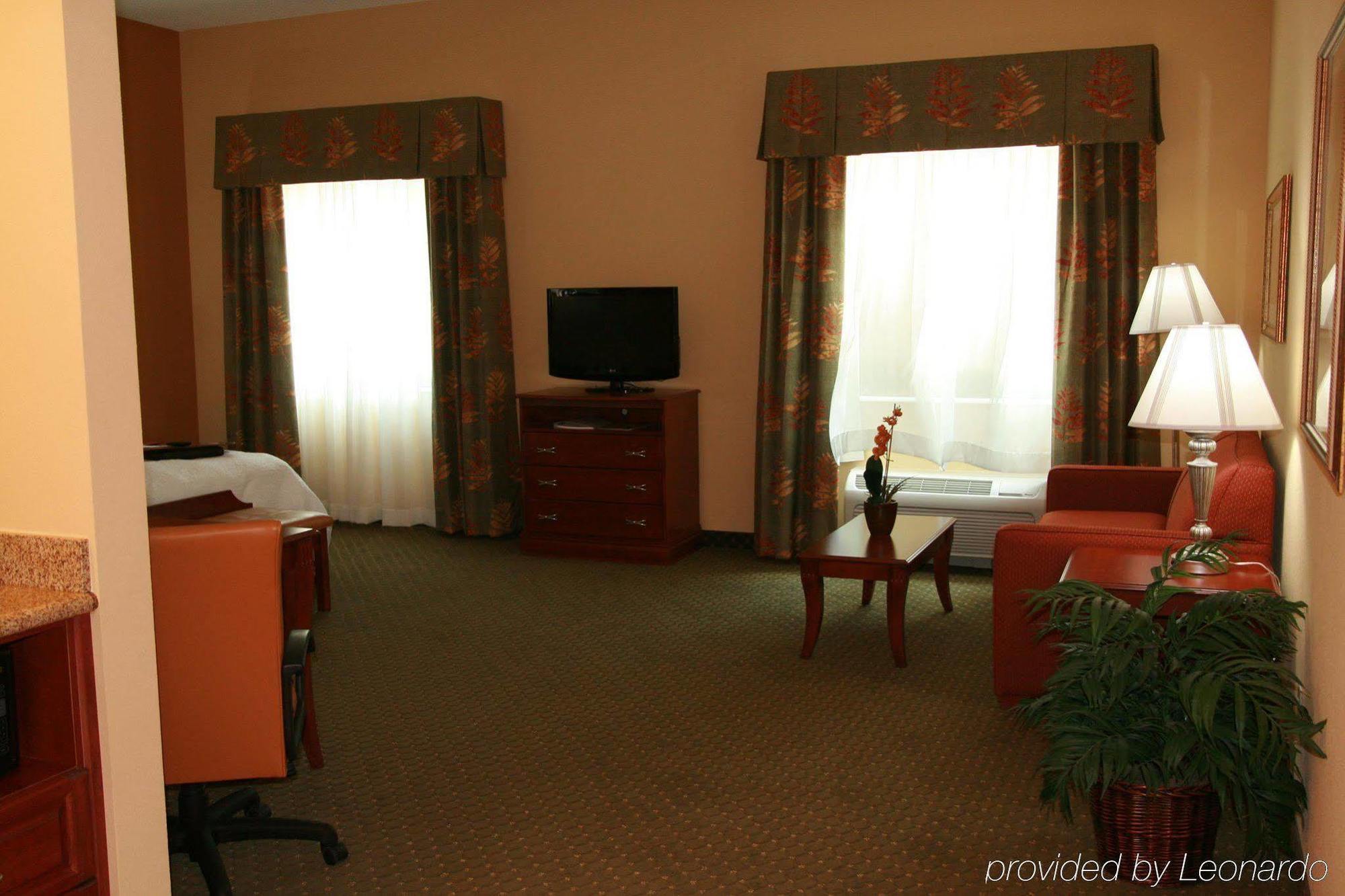 Hampton Inn & Suites Порт-Ричи Номер фото