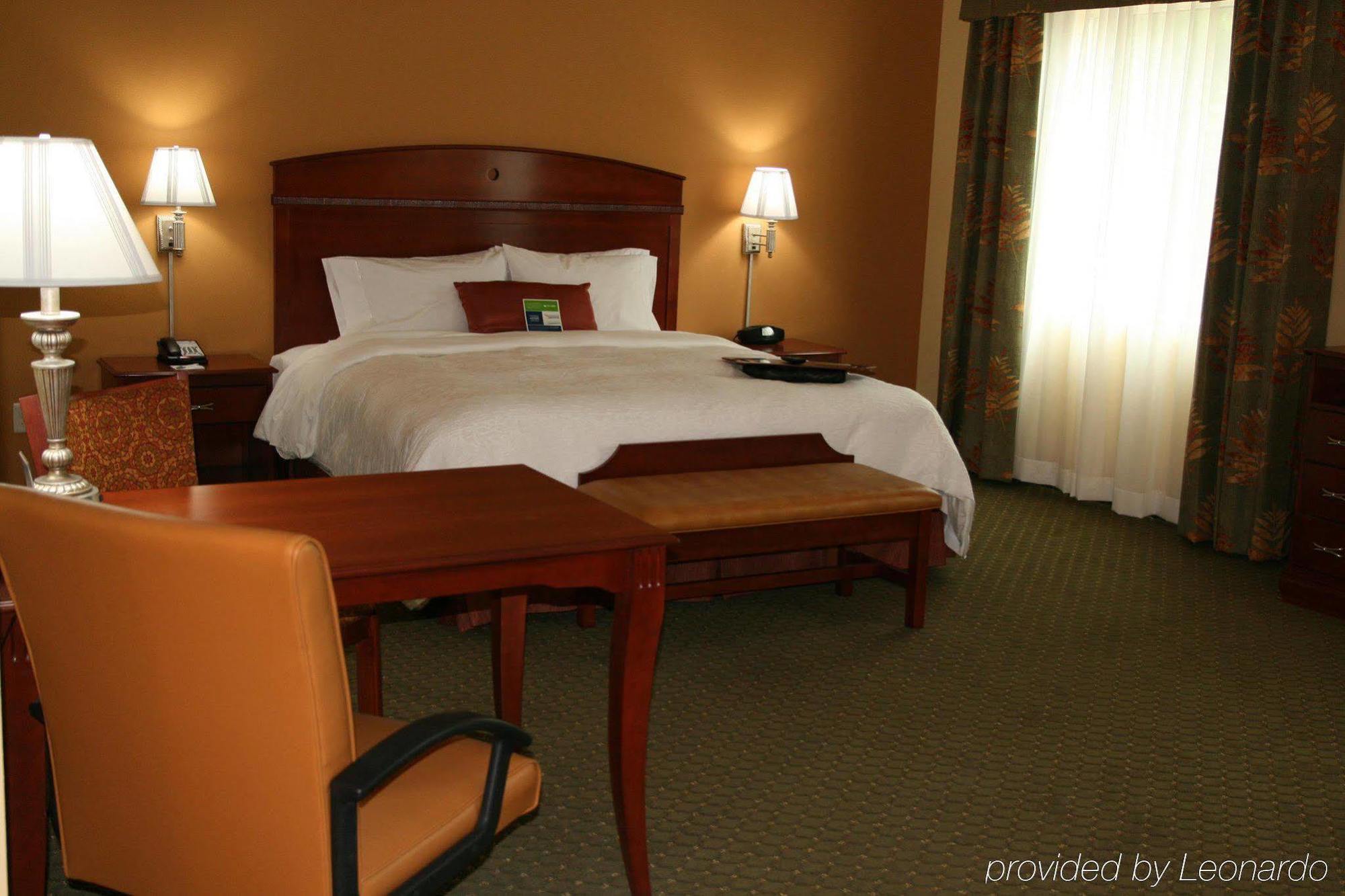 Hampton Inn & Suites Порт-Ричи Номер фото